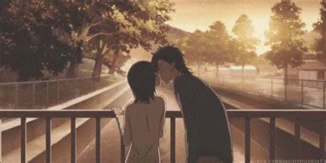 キスgif|キスと接吻に関する、1点以上の無料アニメーションGIFとス。